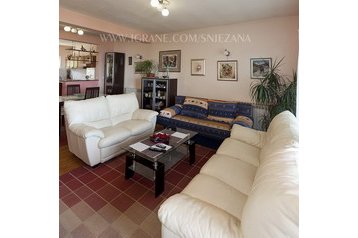 Croatie Privát Igrane, Extérieur